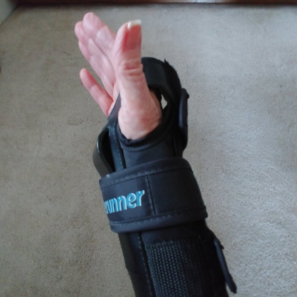 Bladerunner Wrist Guard set size L - Picture 2 of 4